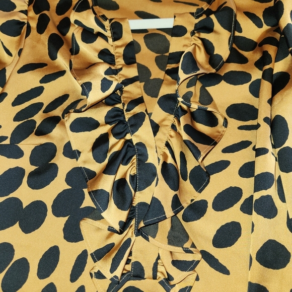 J Crew Size XS Womens Gold & Black Blouse Ruffles V Neck Covered Buttons at Cuff - Picture 5 of 11